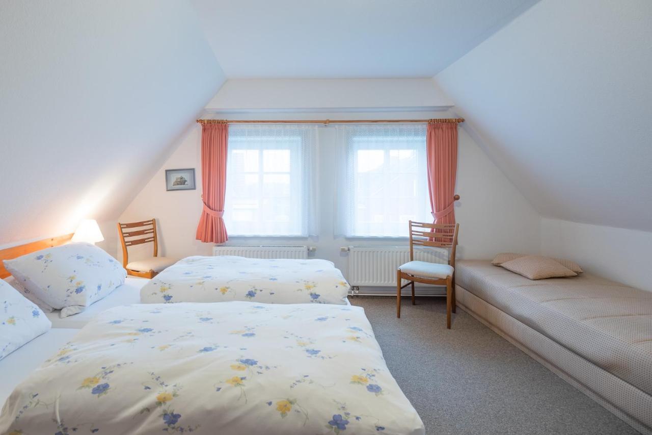 Direkt Am Deich - Ferienwohnung Amrum Im Gaestehaus Am Badedeich Dagebüll Exterior foto